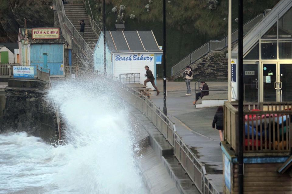 Newquay Cornwall, UK. 13th Nov, 2023. Storm Debi lashes coastal areas of West Britain, Towan beach, Newquay Cornwall, UK. 13th Nov, 2023. Credit: Robert Taylor/Alamy Live News