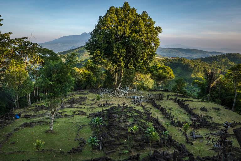 El sitio de la pirámide Gunung Padang en Cianjur, Java Occidental, Indonesia, el 22 de diciembre de 2023.