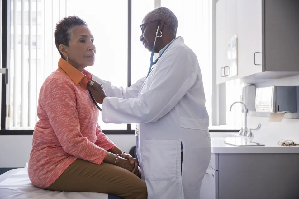 Una estrategia es utilizar cuentas con ventajas fiscales para gastos médicos (Foto: Getty Images)