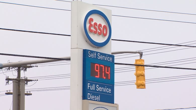 New Brunswick's low-price gas tax remains as high prices return