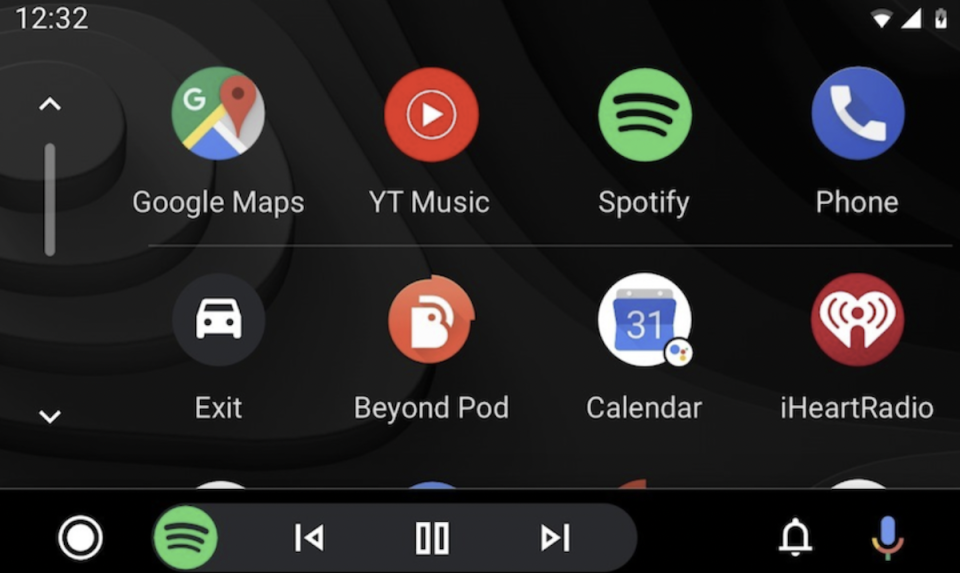 使用 Android Auto 無線連接的用戶，反應執行程式切換時，音樂播放會斷斷續續。（圖片來源：截取自 autoevolution）