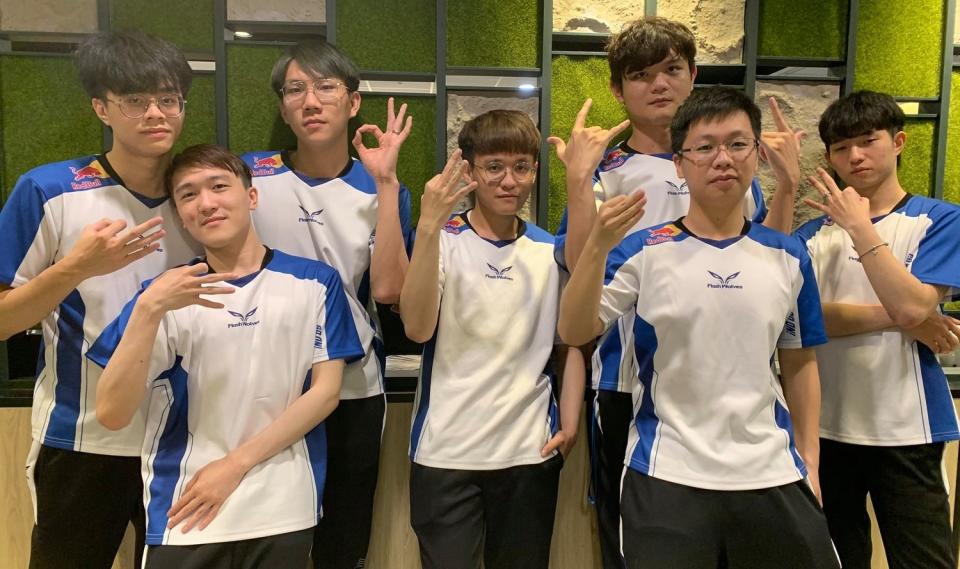 閃電狼在《激鬥峽谷》Icon Series夏季資格賽中拿下三連勝。   圖：翻攝自FlashWolves_英雄聯盟：激鬥峽谷粉絲專頁