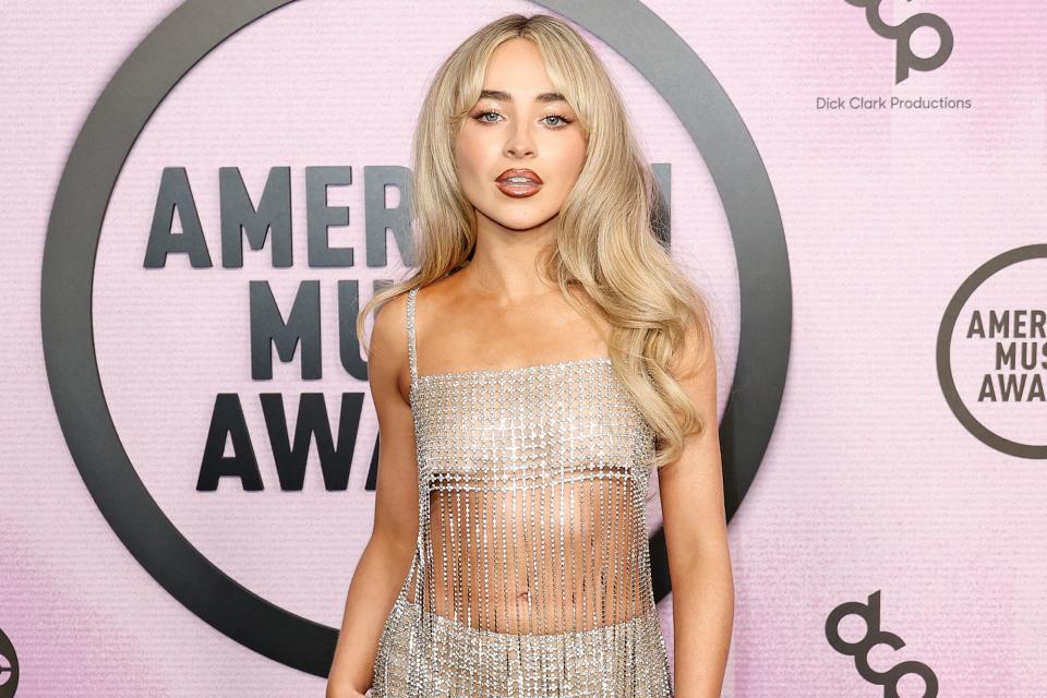 Sabrina Carpenter attends the 2022 American Music Awards at Microsoft Theater on November 20, 2022 in Los Angeles, California