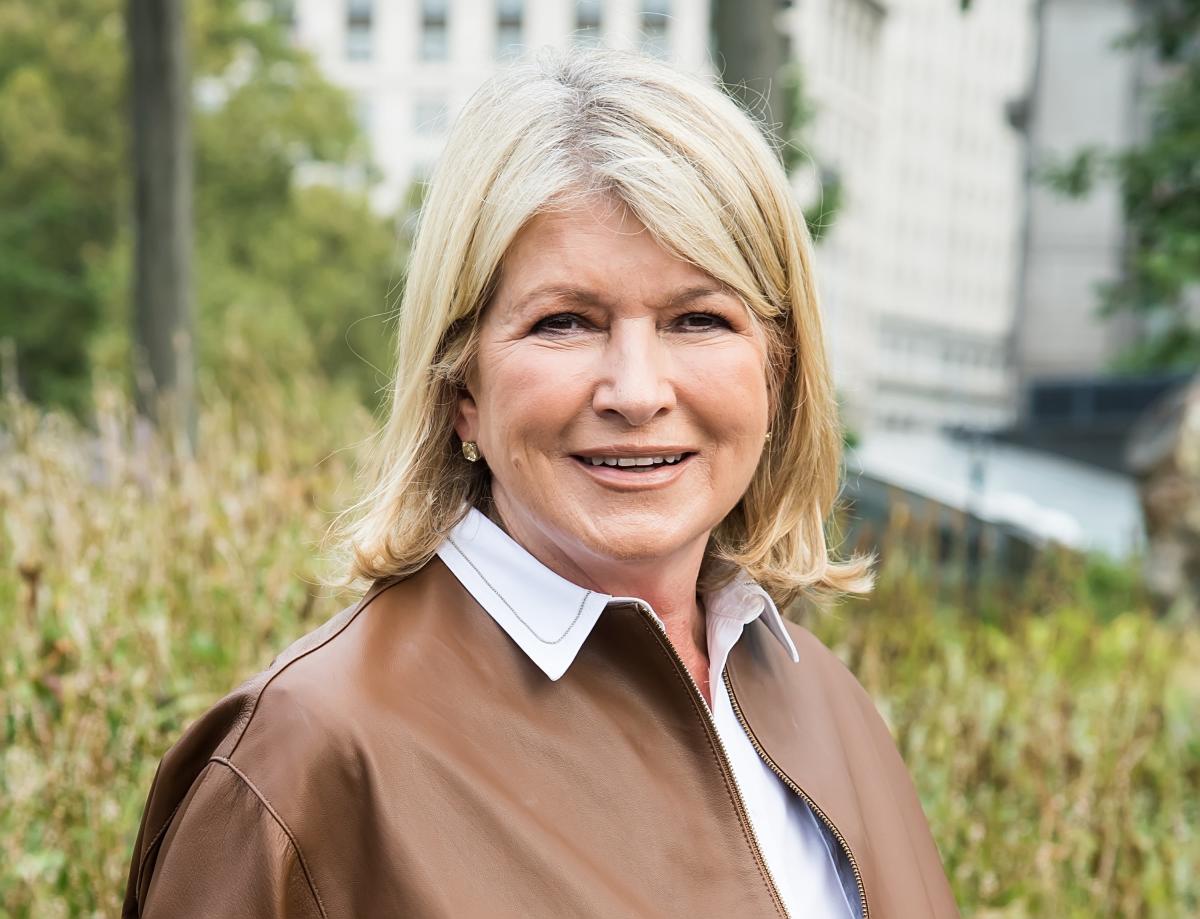 This 'Knives Out' Promo With Martha Stewart Is Pure Genius