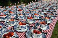 <p>Use teacups and saucers to serve the strawberries and cream for brilliantly British vibes. <i><a href="https://uk.pinterest.com/pin/79727855873577296/" rel="nofollow noopener" target="_blank" data-ylk="slk:[Photo: Pinterest];elm:context_link;itc:0;sec:content-canvas" class="link "> [Photo: Pinterest] </a></i><br></p>