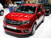 <p>Dacia liefert auch den günstigsten Kombi, nämlich den Logan MCV. Mit seinen 7.990 Euro in der Grundausstattung ganz klar ein Schnäppchen. Man muss aber mit 55 kW/75 PS leben. (Bild-Copyright: Michael Probst/AP Photo) </p>