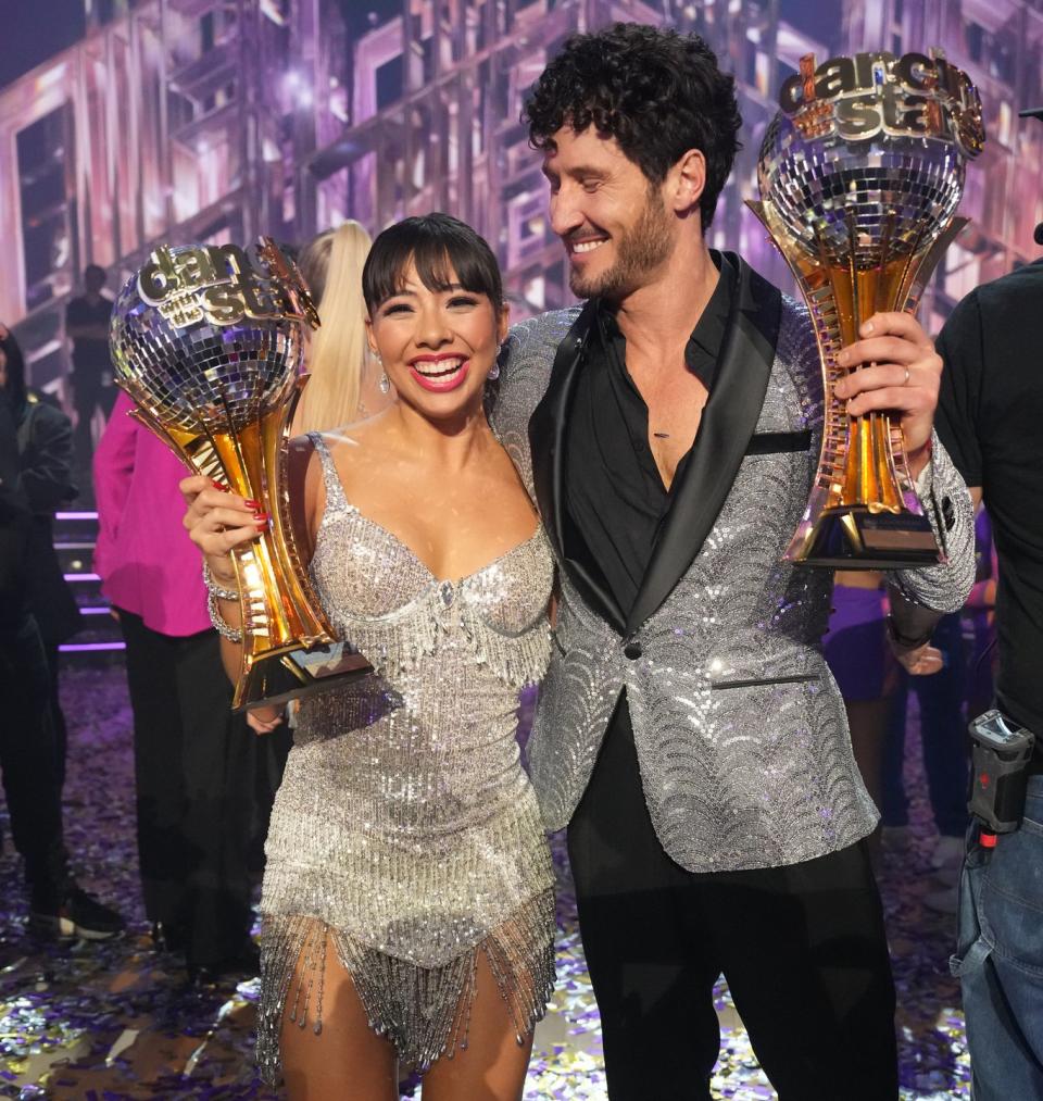dancing with the stars 2024 season 33 cast host judges news