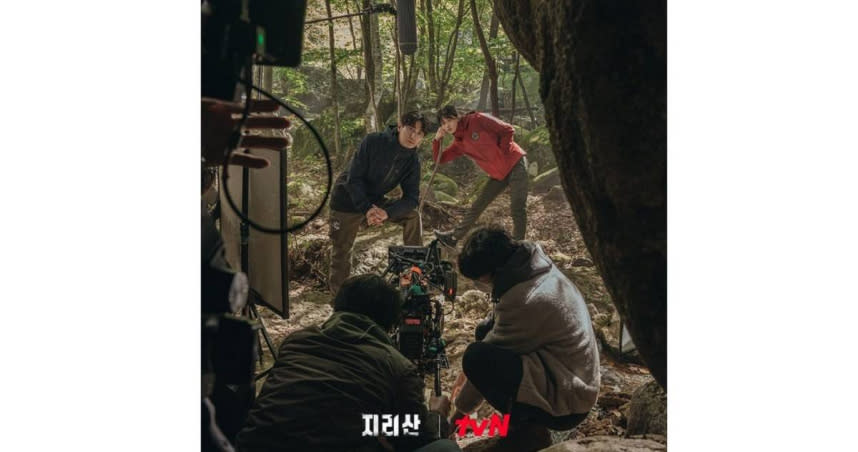 《智異山》故事的基礎來自編劇金銀姬與國立公園職員的訪談內容。（圖／翻攝自tvN IG）