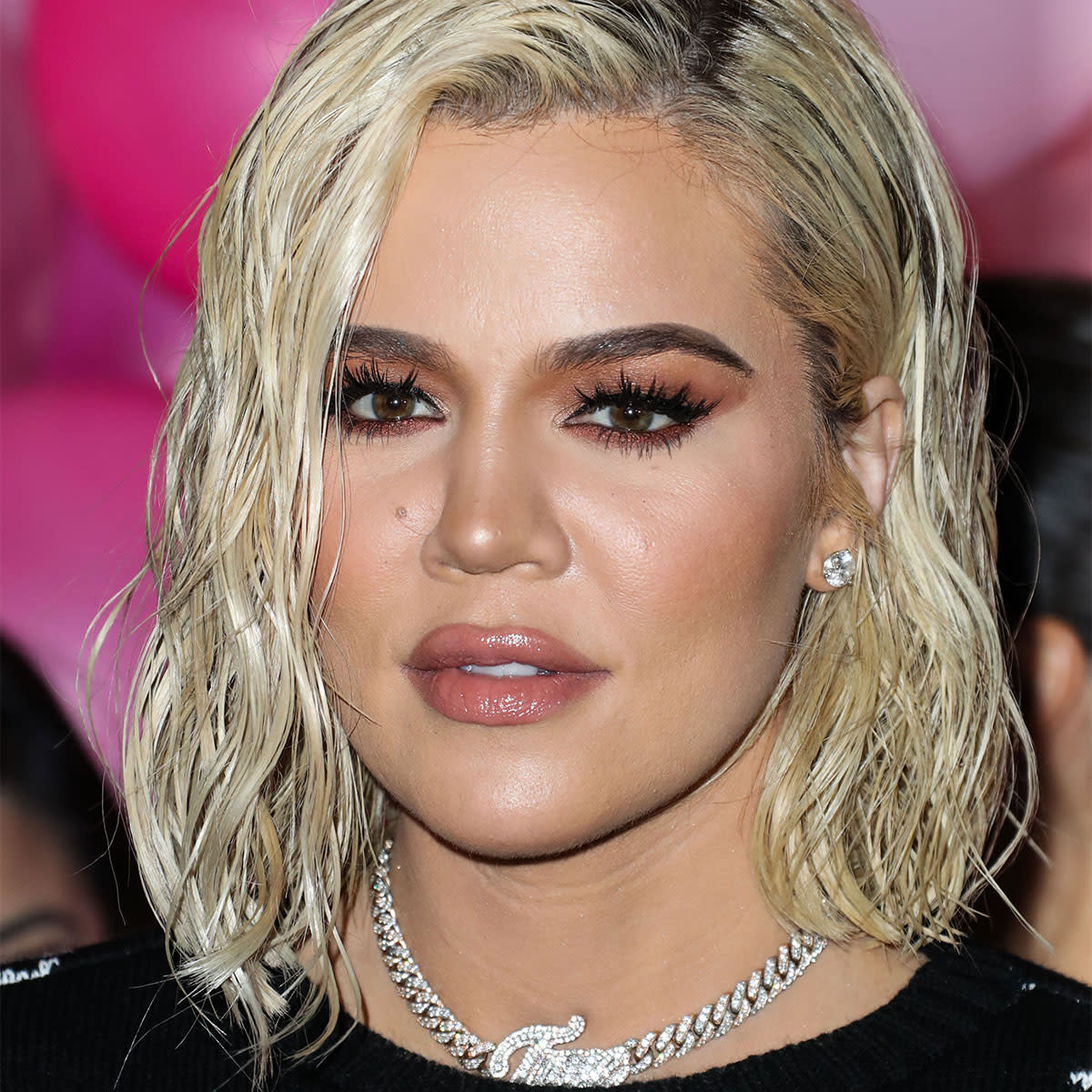 Khloe Kardashian short blonde curly hair