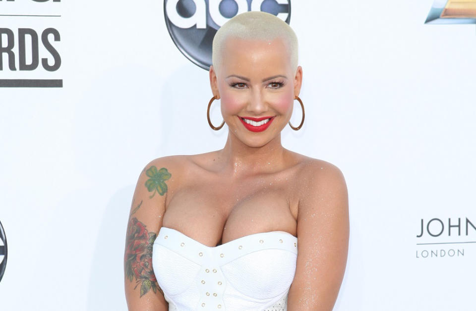 辣模安柏羅絲（Amber Rose）自曝會讓4歲兒子每天喝咖啡。（圖／shutterstock）