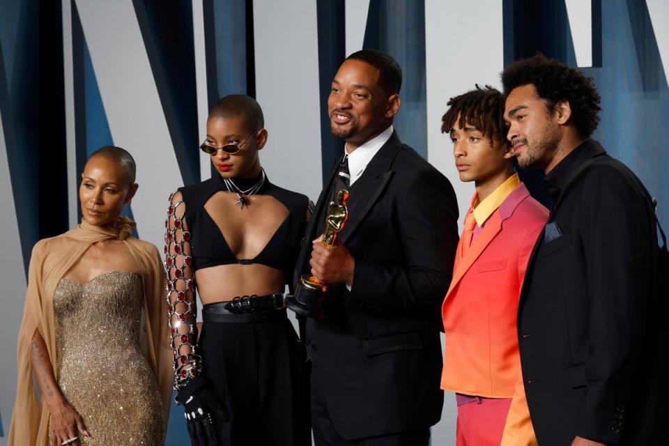 Willow Smith attends Vanity Fair Oscar Party with father Will Smith, mother Jada Pinkett Smith, and brothers Jaden Smith and Trey Smith in March 2022 (Getty Images)