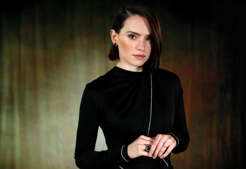 Daisy Ridley, miembro del elenco, posa para un retrato mientras promociona la película "Star Wars: The Rise of Skywalker" en Pasadena, California