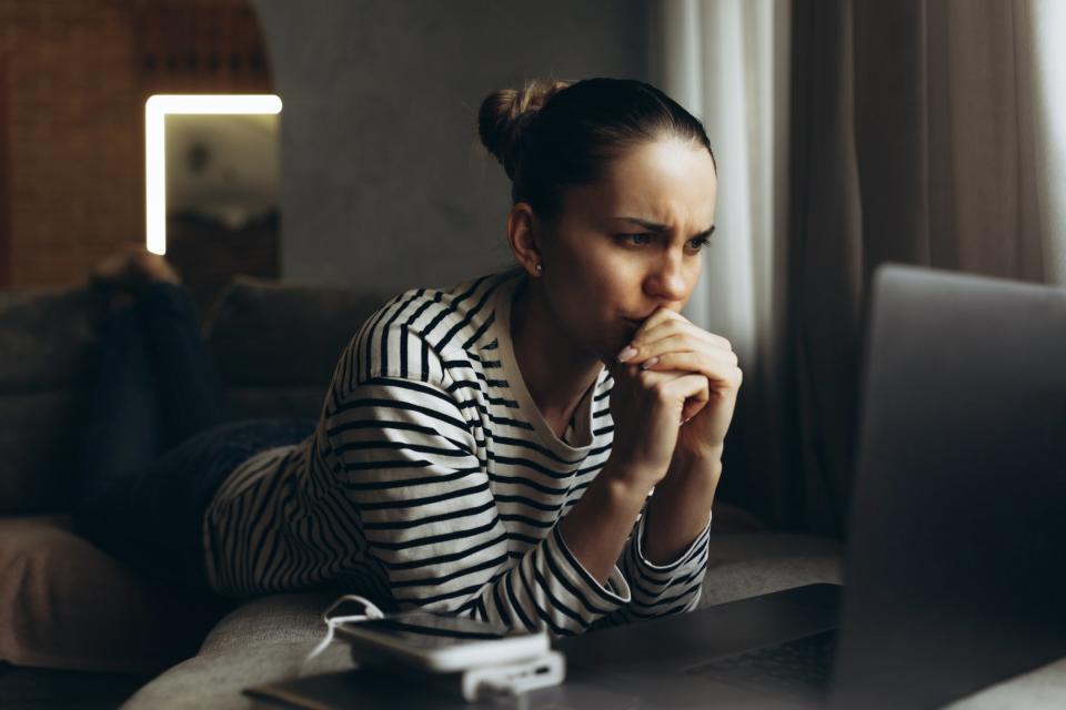 Beendet eure Aufgaben: Das spart euch Zeit und Nerven. - Copyright: Getty Images/Vera Livchak