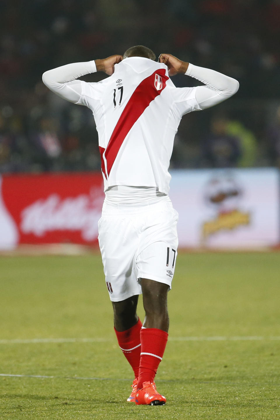 Luis Advíncula con Perú / Foto: Getty Images