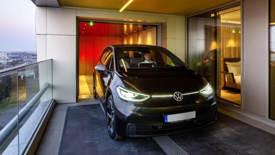 Sweet Dreams: Frankfurt Hotel Lets You Park Your Car on the Balcony photo