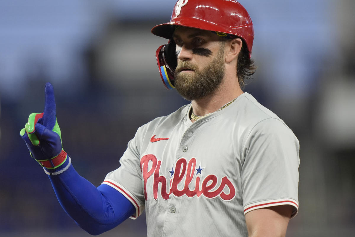Bryce Harper removed from Phillies’ starting lineup due to migraine