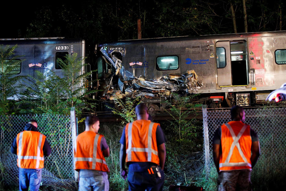 Commuter train derails in Long Island