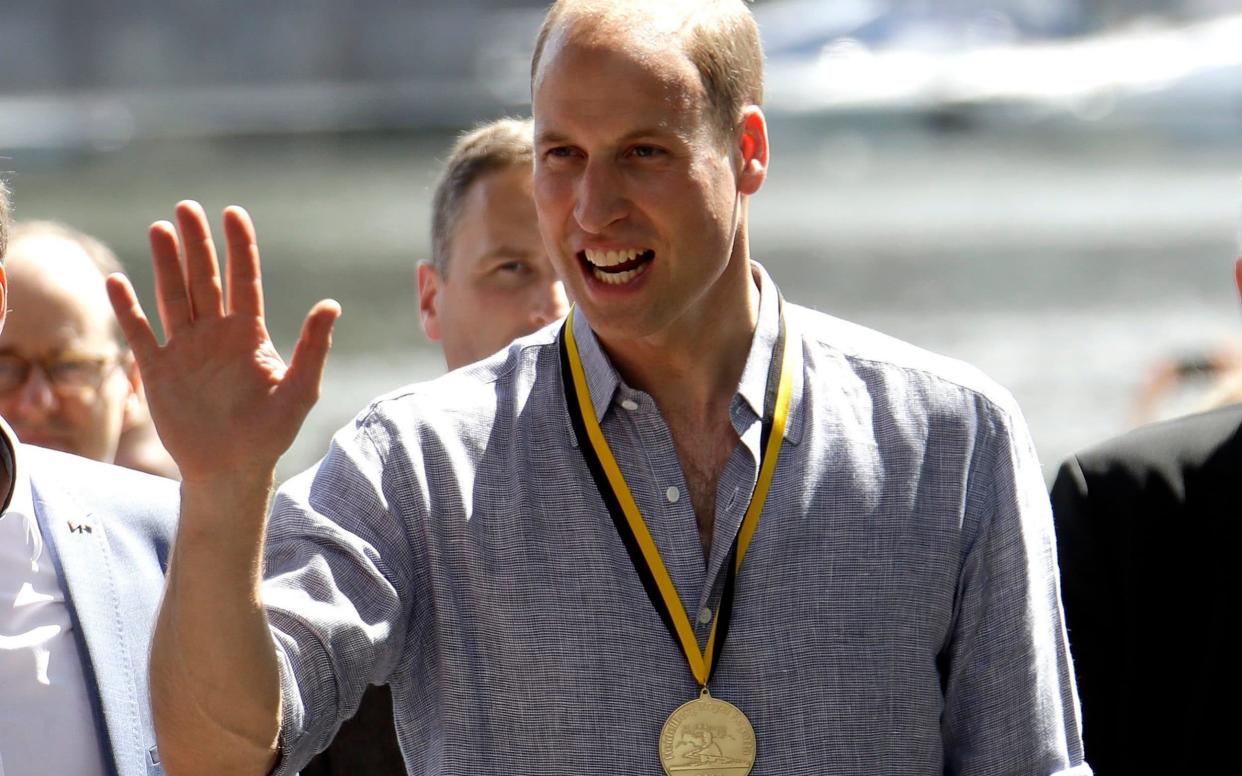 Prince William, a royal left-hander - AP