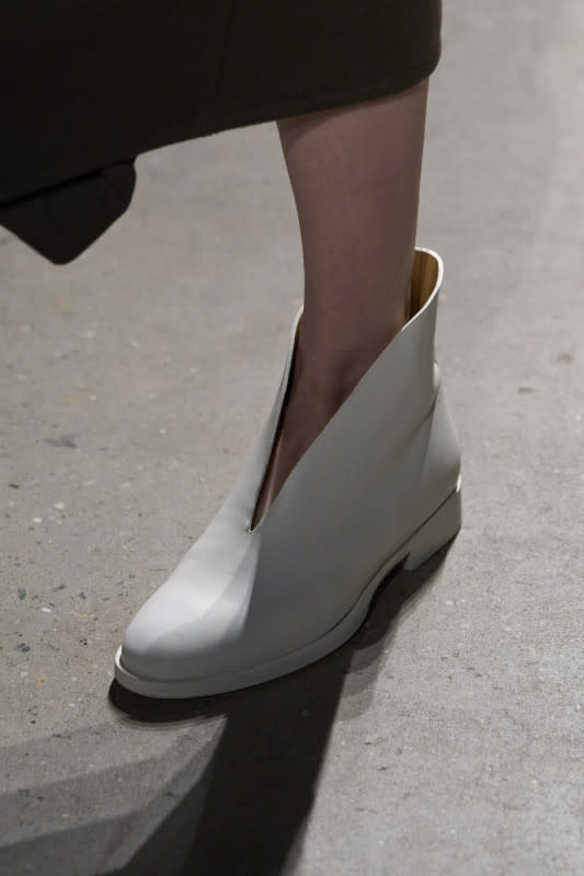 The Best Shoes From New York Fashion Week S Fall 2024 Runways   2c0802746e1eab785d3b2eaef0dfa282