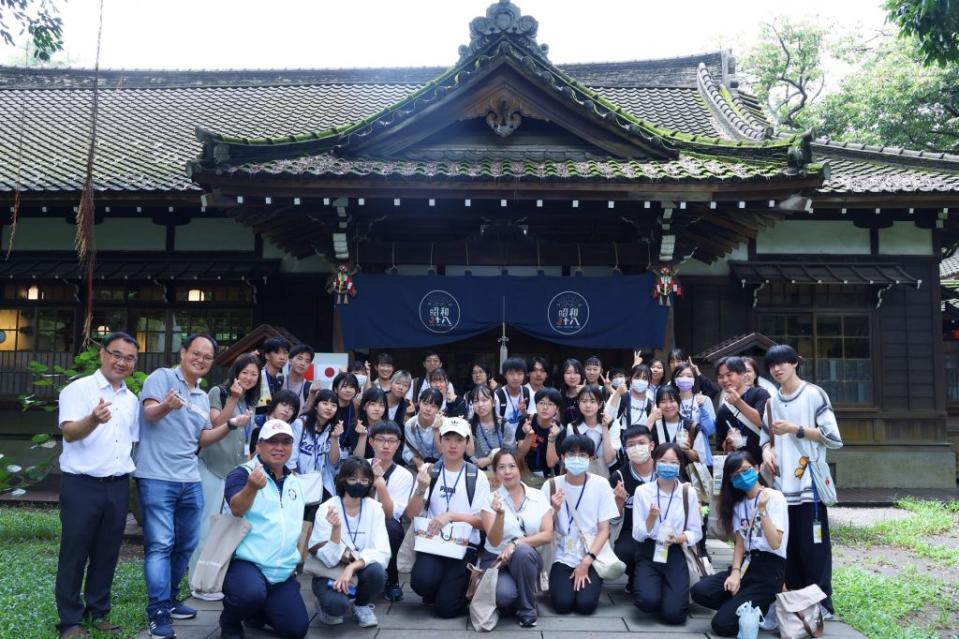 日本名古屋高校生大使團與嘉義市高中生教育交流，激盪精采火花。（記者湯朝村攝)