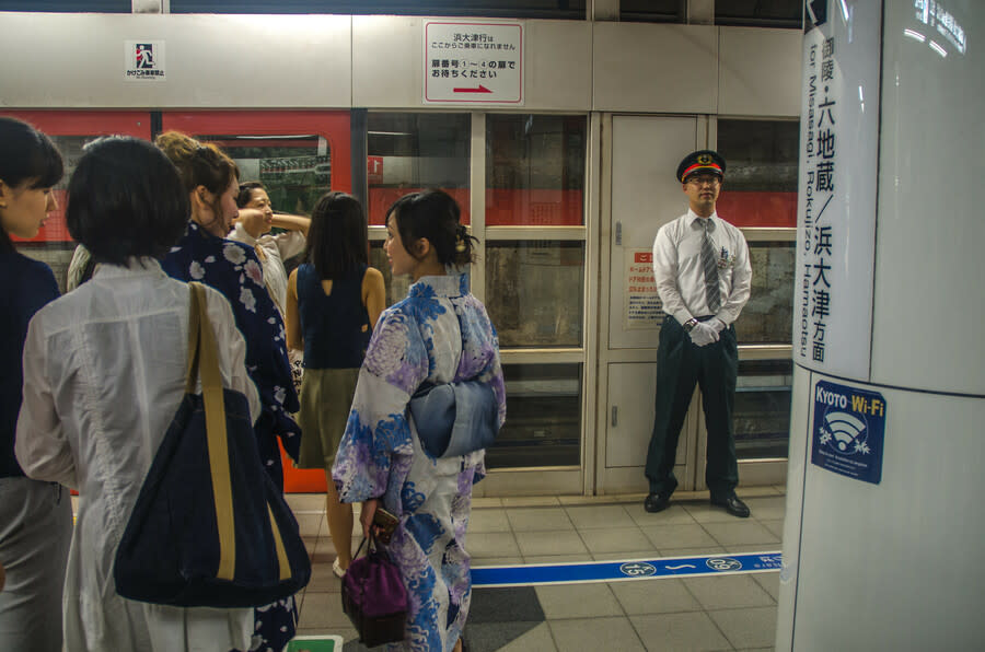 日本通膨、薪資等經濟指數逐步穩定，許多投資者都樂觀其成。（Photo by Wayne Hsieh on Flickr under C.C. License）