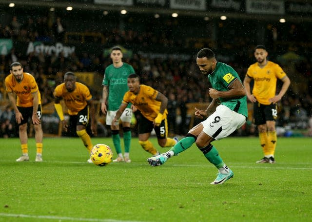 Callum Wilson scores from the penalty spot after Hwang Hee-chan was penalised