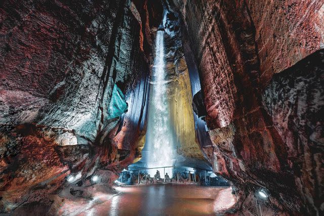 <p>Courtesy of Ruby Falls</p>