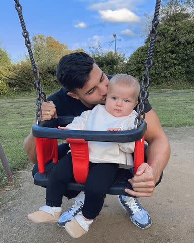 <p>Tommy Fury Instagram </p> Tommy Fury and his daughter, Bambi