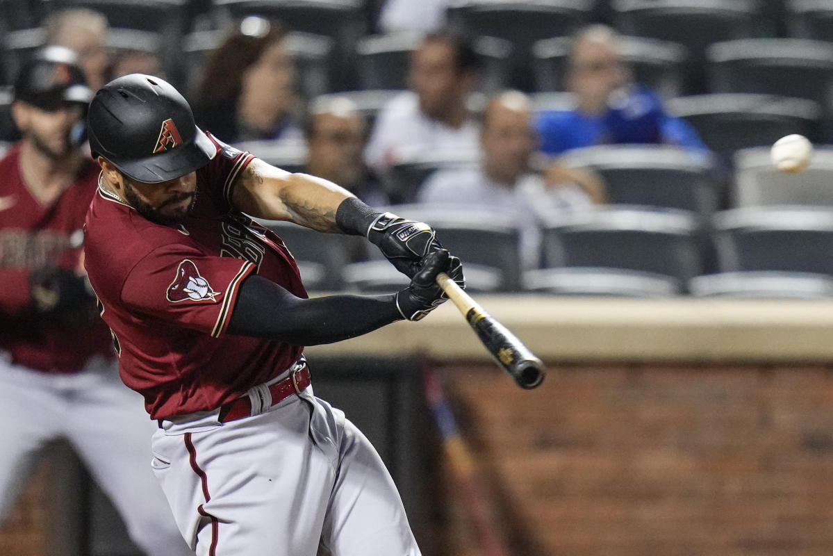 Yankees trade for Diamondbacks outfielder Tim Locastro