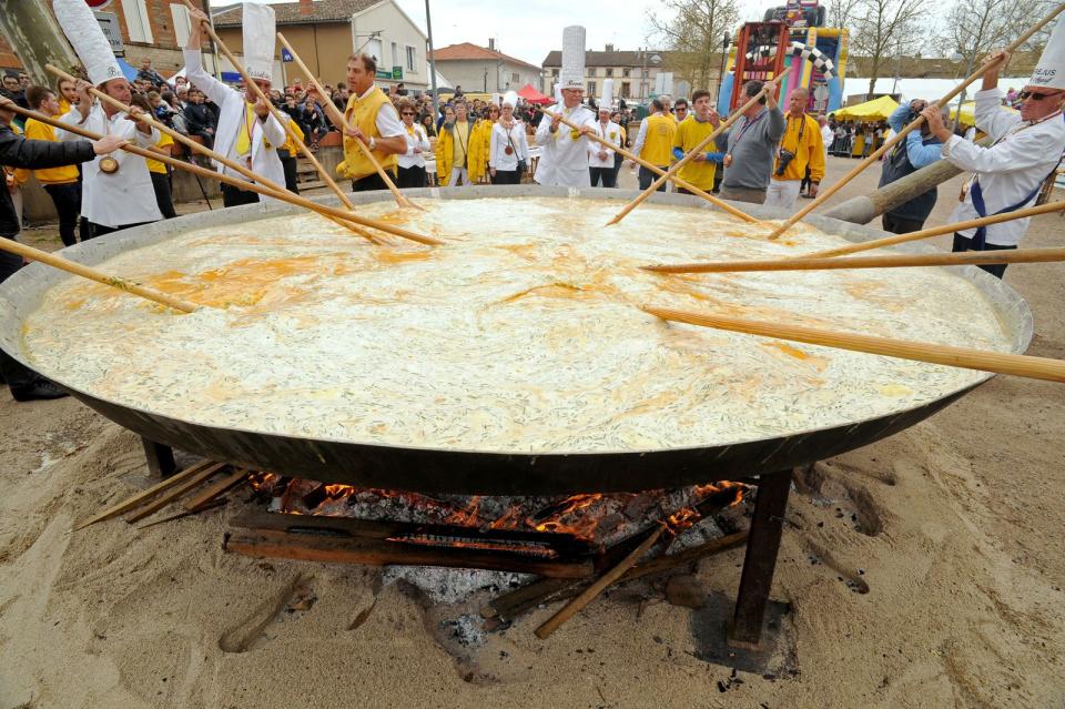 Frankreich: Riesenomelette