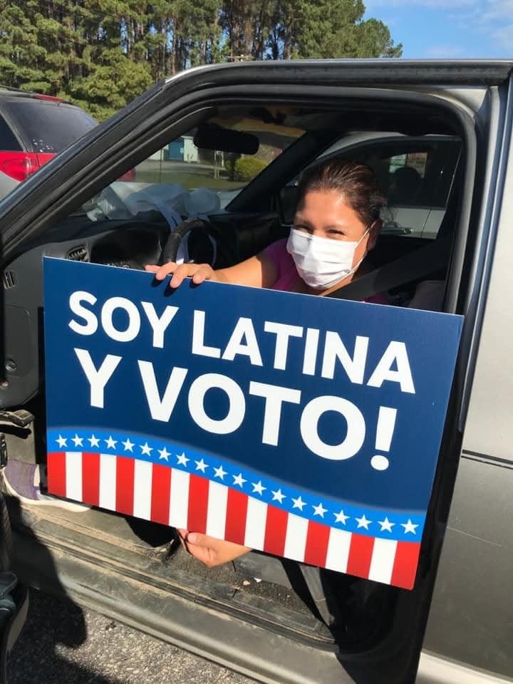 A Latina voter at a voter registration event held by the North Carolina Congress of Latino Organizations.