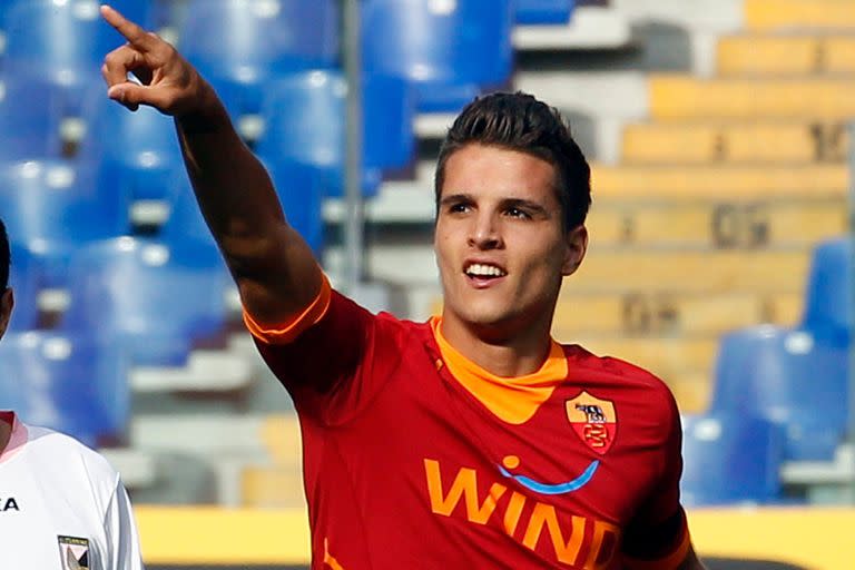 Lamela festeja su gol en Roma