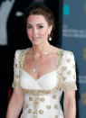 Comme souvent lors de ses sorties officielles, Kate Middleton portait une robe de sa maison de couture préférée, Alexander McQueen.