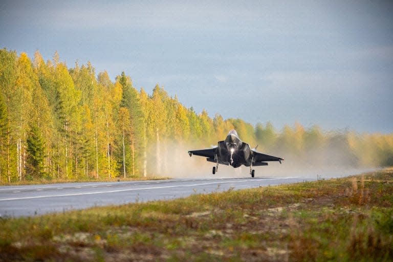 Norwegian F-35A taking off from a highway in Finland for the first time.