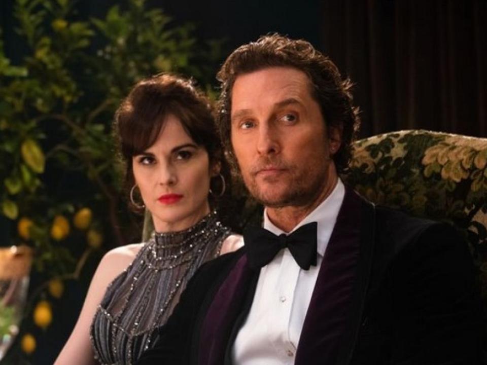 "The Gentlemen": Rosalind Pearson (Michelle Dockery) und Mickey Pearson (Matthew McConaughey) kennen wenig Skrupel. (Bild: LEONINE Studios)