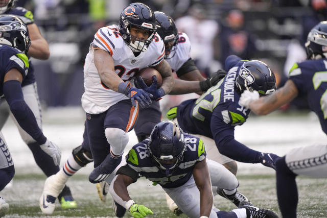 Week 16 photos: Chicago Bears beat Seattle Seahawks 25-24 in a snowy game