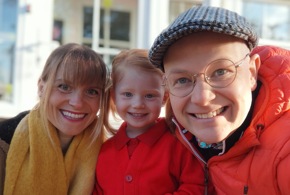 Dragons' Den stars Simon Hood and Charlene Mitchell-Hood with their three-year-old daughter. (BBC)