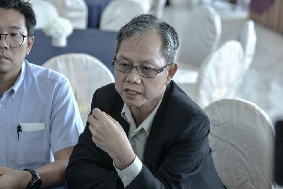 Deputy Health Minister Dr Lee Boon Chye speaks to reporters at the PKR retreat in Port Dickson July 20, 2019. ― Picture by Shafwan Zaidon