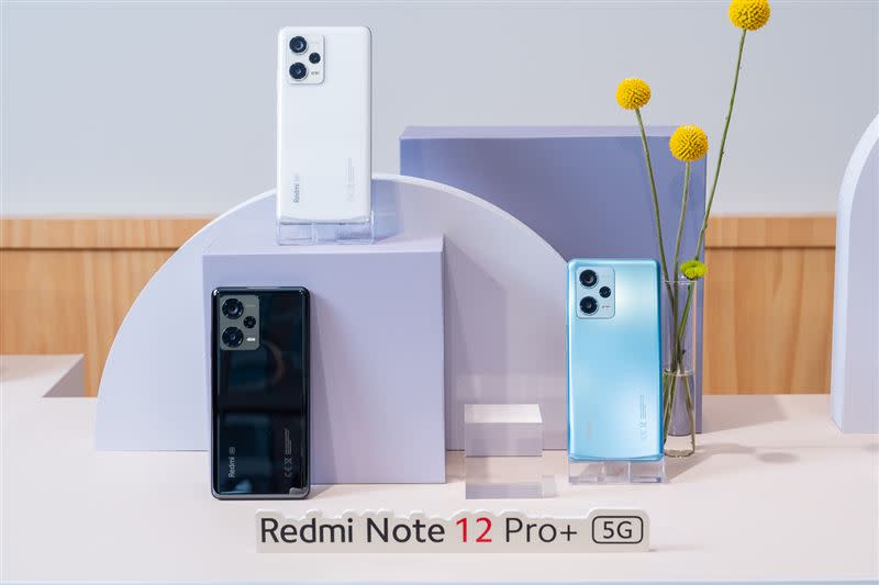 Redmi Note 12 Pro+ 5G配備Redmi Note Series中迄今為止最強大的相機系統，搭載2億像素OIS旗艦相機，再度打破級距規則、推升中高階手機享受旗艦體驗。