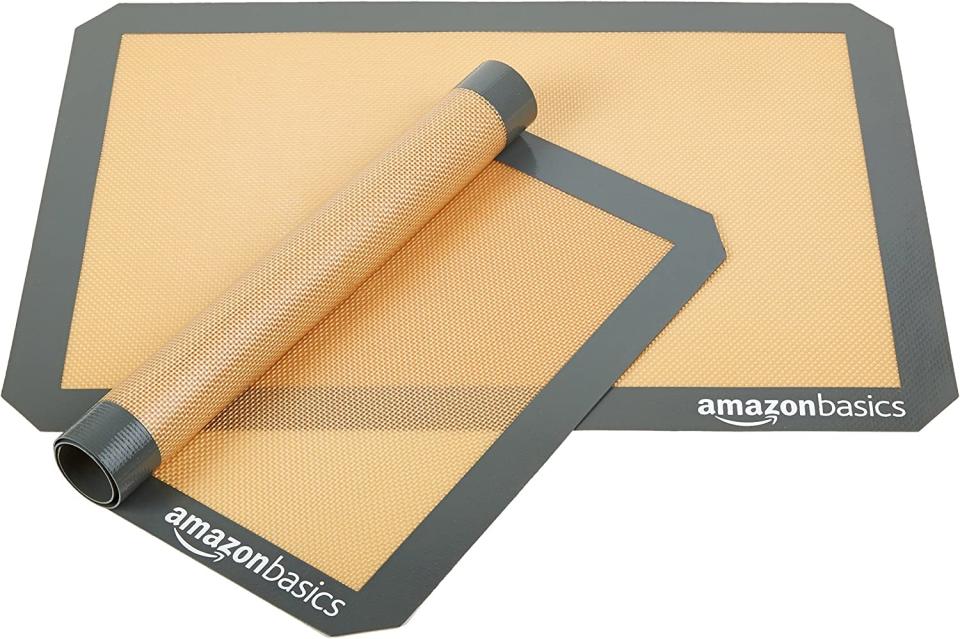 Amazon Basics - Tapetes para hornear antiadherentes, 2 piezas, color amarillo/Amazon.com.mx