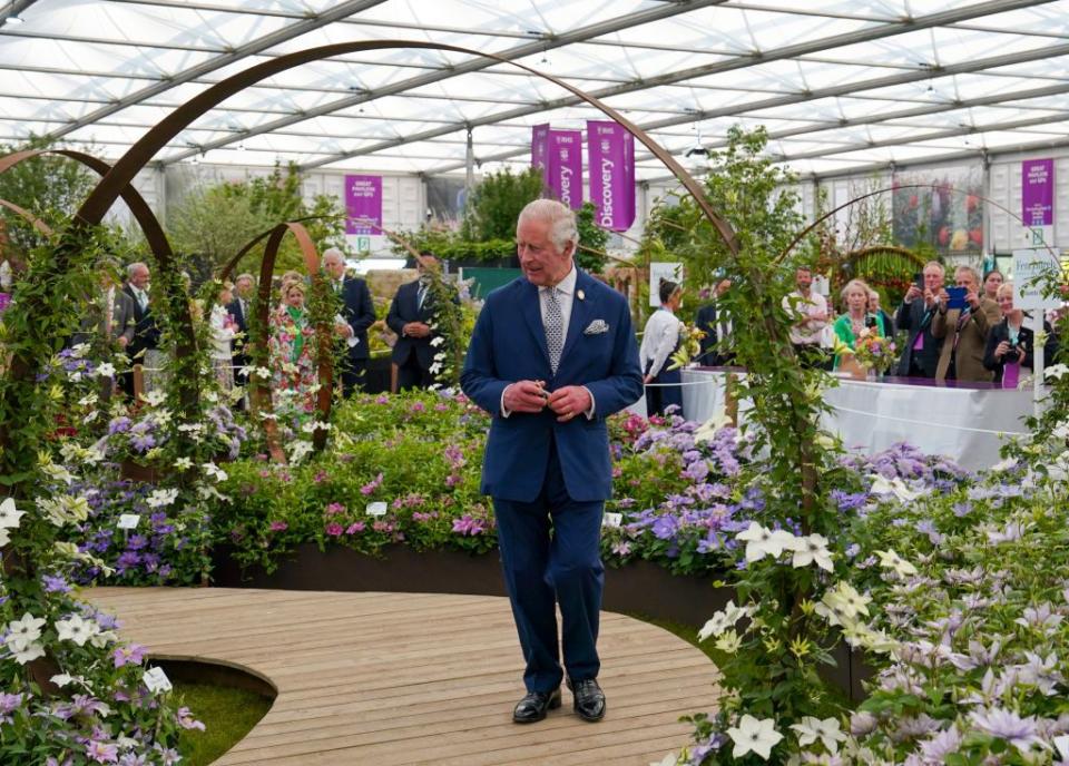 king charles iii and queen camilla visit the 2023 chelsea flower show