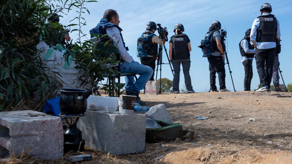  Reporters cover Israel-Hamas conflict from Sderot, Israel. 