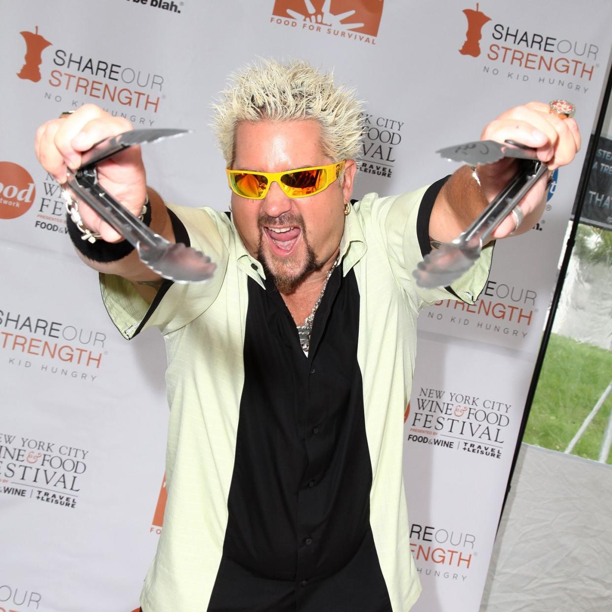 2009 food network nyc wine food festival guy fieri's live grill off