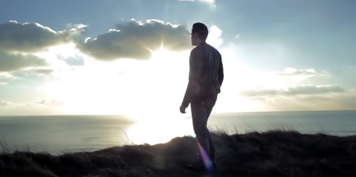 周杰倫2015年的〈怎麼了〉MV也選在七姐妹崖拍攝。（翻攝自網路）