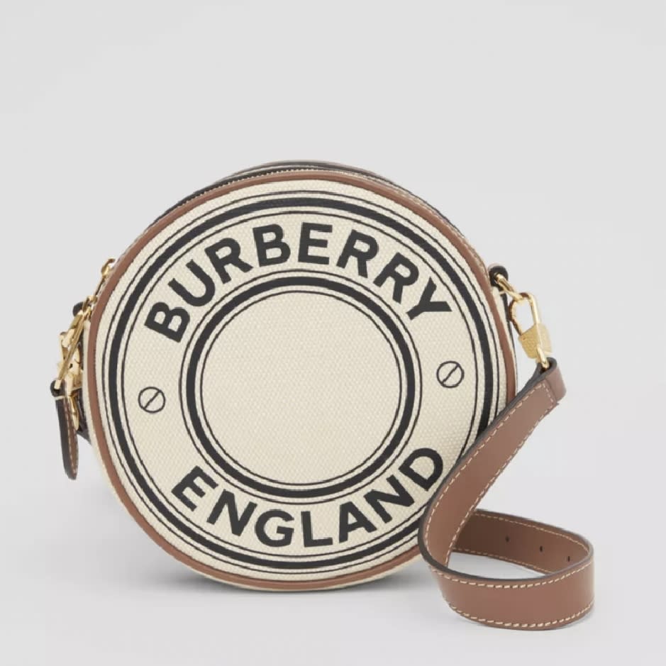 平價名牌手袋推薦五: BURBERRY Logo Graphic Canvas and Leather Louise Bag HK$9,500