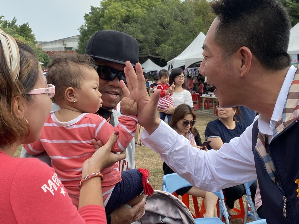 ▲張瀚天從選戰之初，就訂出婦幼、青年、農民等相關政見。（圖／記者陳雅芳翻攝，2019.12.12）