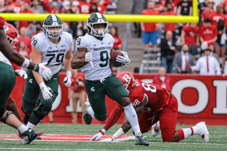 Michigan State's Kenneth Walker III is a finalist for the Maxwell Award.