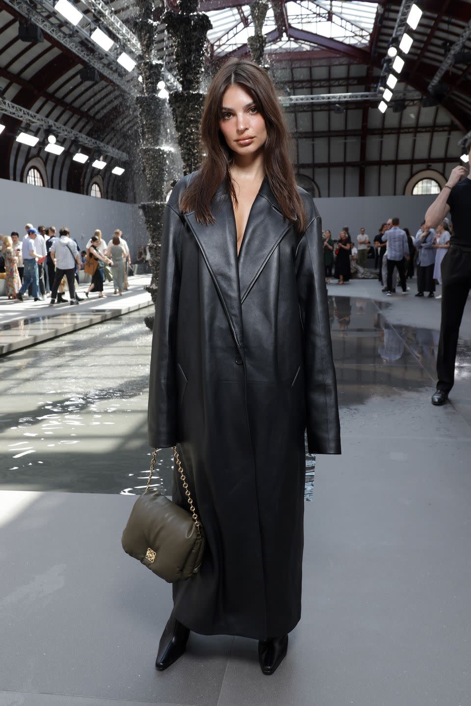 paris, france june 24 emily ratajkowski attends the loewe menswear springsummer 2024 show as part of paris fashion week on june 24, 2023 in paris, france photo by pascal le segretaingetty images for loewe