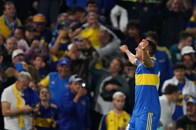 Morales y el sueño del pibe: aparición a pocos minutos del final para darle el triunfo a Boca y llevarlo a la punta del campeonato