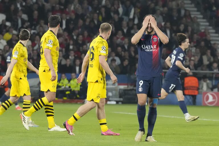 Entre los muchos goles que se perdió PSG en el partido de vuelta contra Dortmund, Gonçalo Ramos desperdició dos; el portugués no rinde hasta ahora según los 65.000.000 de euros pagados por él.